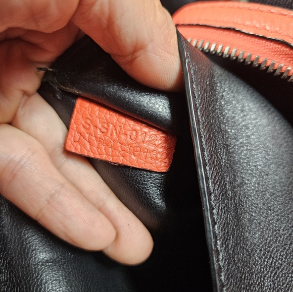 Auth Celine Medium Calfskin Trapeze Shoulder Handbag - Picture 13 of 16